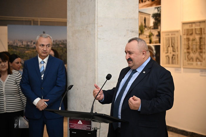 Արայիկ Հարությունյանը մասնակցել է Ֆիլատելիստական ցուցահանդեսին նվիրված հատուկ դրոշմակով բացիկի մարմա