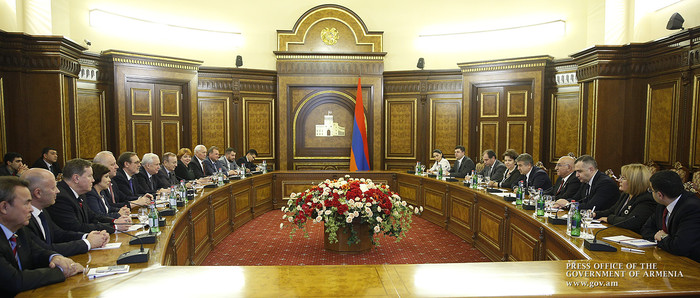 Վարչապետն ընդունել է Նիկոլայ Ռիժկովին