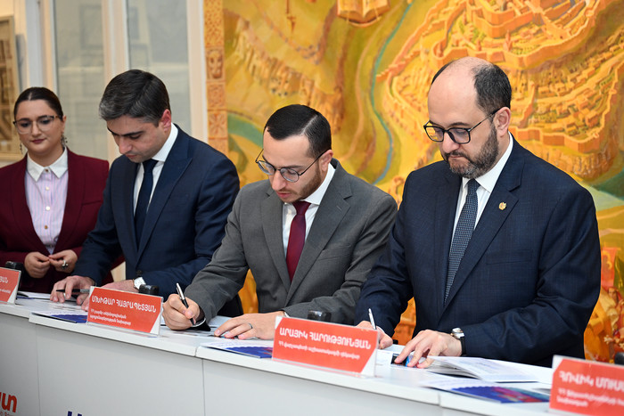 Արայիկ Հարությունյանը մասնակցել է Ֆիլատելիստական ցուցահանդեսին նվիրված հատուկ դրոշմակով բացիկի մարմա