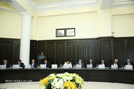 Կառավարությունն առաջարկում է Ազգային Ժողովի վաղվա արտահերթ նիստում քննարկել հրատապ հարցեր