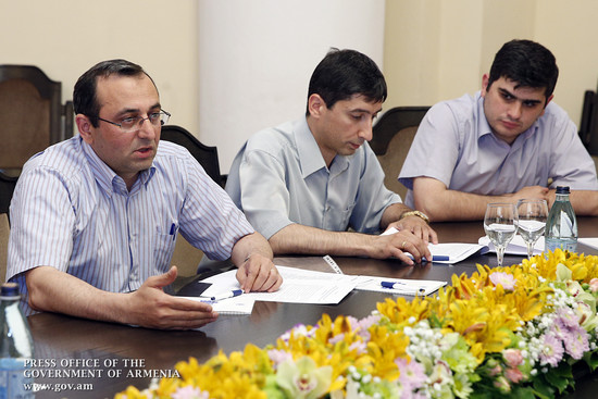 Հովիկ Աբրահամյանը խորհրդարանական ուժերի հետ շարունակել է կենսաթոշակային բարեփոխումների շուրջ քննարկո