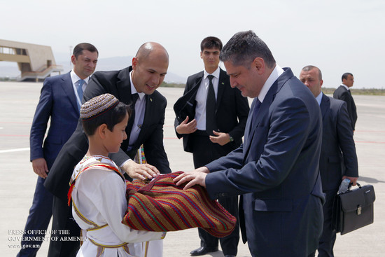 Հայաստանի վարչապետը հանդիպել է Թուրքմենստանի նախագահին