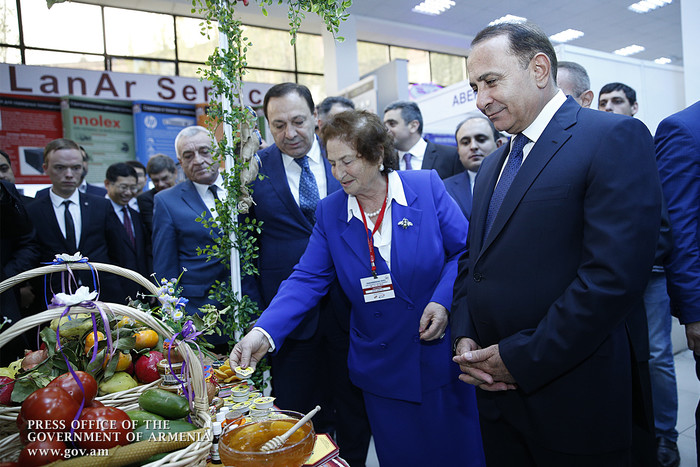 Վարչապետը մասնակցել է «Պանարմենիան Էքսպո 2015» միջազգային ցուցահանդեսի բացմանը