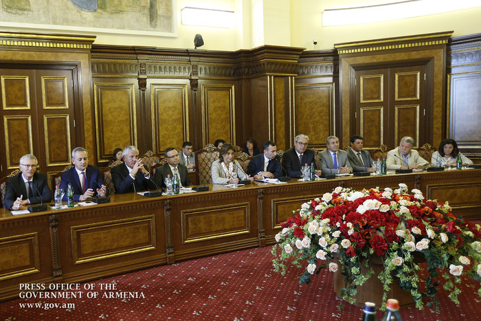 Վարչապետն ընդունել է Ֆրանսիայի Բուշ-դյու-Ռոն դեպարտամենտի խորհրդի նախագահի գլխավորած պատվիրակությանը