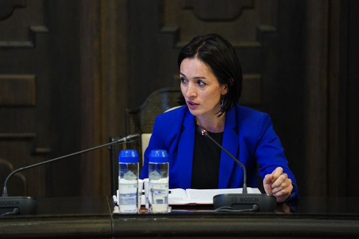Կառավարության որոշմամբ, Լեռնային Ղարաբաղից բռնի տեղահանված յուրաքանչյուր անձի կտրամադրվի 100 000 դրա