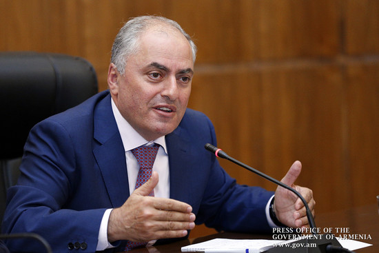 ՀՀ վարչապետն ընդունել է տոնավաճառներում գործունեություն ծավալող տնտեսվարողներին