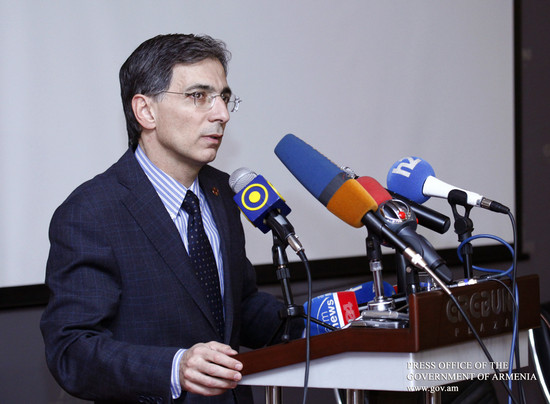 Վարչապետը տեղական ապրանք արտադրողներին է ներկայացրել Հայաստանի արդյունաբերական քաղաքականության ռազմա