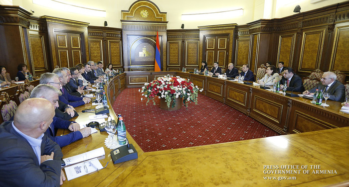 Վարչապետն ընդունել է Ֆրանսիայի Բուշ-դյու-Ռոն դեպարտամենտի խորհրդի նախագահի գլխավորած պատվիրակությանը