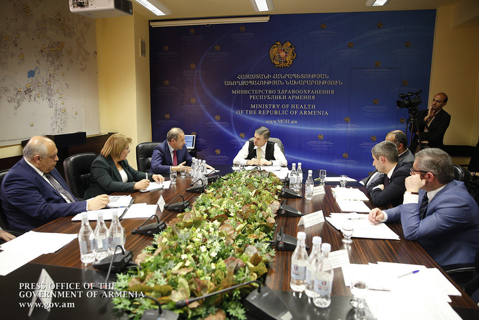 «Ճիշտ ուղու վրա եք, բայց խնդրում եմ տեմպերն արագացնել». Կարեն Կարապետյանը առողջապահության նախարարութ