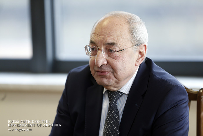 Կարեն Կարապետյանը  հանդիպել  է Հանրային խորհրդի անդամների հետ