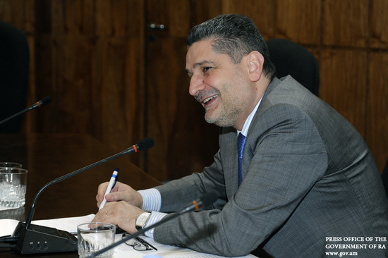 Վարչապետն ընդունել  է «Երիտասարդությունն ընդդեմ կոռուպցիայի» ծրագրի ներկայացուցիչներին