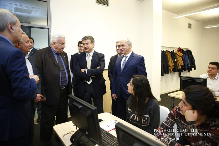 Վարչապետը ծանոթացել է «Սինոփսիս Արմենիա» և «Վօլօ» ընկերությունների ծրագրերին