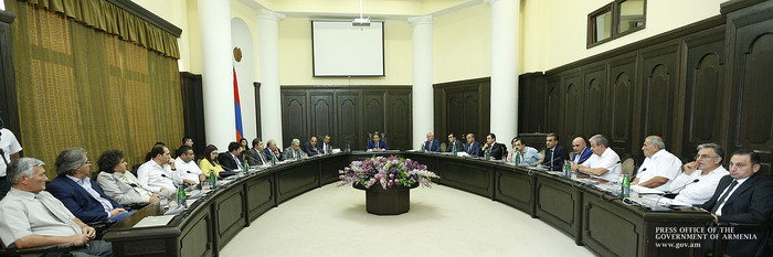 Վարչապետն ընդունել է կոնյակի և գինու արտադրությամբ զբաղվող ընկերությունների ներկայացուցիչներին
