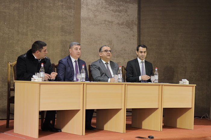 Փոխվարչապետ Տիգրան Խաչատրյանը հանդիպել է Ճամբարակ համայնքում բնակություն հաստատած ԼՂ-ից բռնի տեղահան