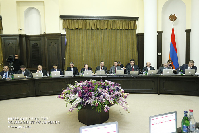Վարչապետն առաջարկել է ՏՄՊՊՀ նախագահին առավել ուշադիր լինել տոնական օրերին ապրանքների գների արհեստակա