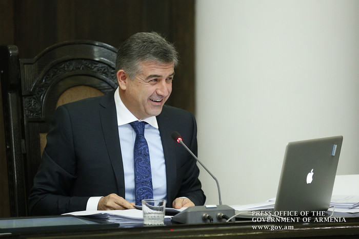 Վարչապետը հանձնարարականներ է տվել տրանսպորտի, լիցենզավորման, ընդերքի և ԴԱՀԿ-ի գործունեության հետ կապ