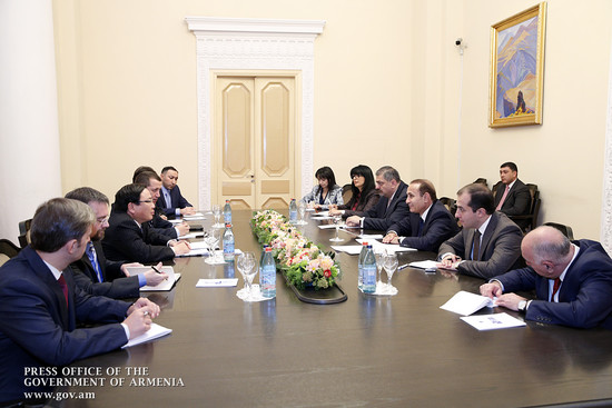 ՀՀ վարչապետն ու ԱԶԲ փոխնախագահը քննարկել են համագործակցության ընդլայնման հեռանկարները