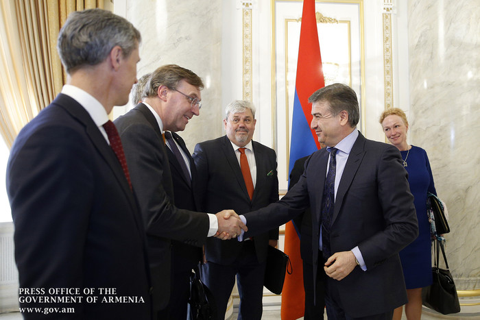 Կարեն Կարապետյանն ընդունել է Արևելյան գործընկերության հարցերով հատուկ բանագնացներին