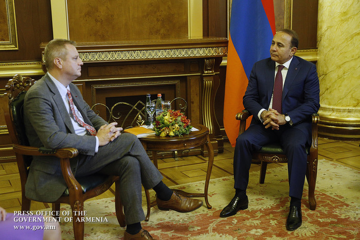 Վարչապետն ընդունել է ֆրանսիական «Շնայդեր էլեկտրիկ» ընկերության  պատվիրակությանը