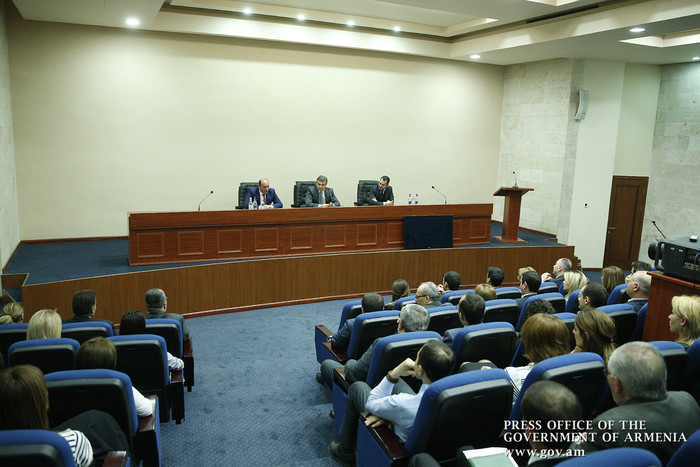 Վարչապետը Հայաստանի զարգացման հիմնադրամի աշխատակազմին է ներկայացրել նորանշանակ գործադիր տնօրենին
