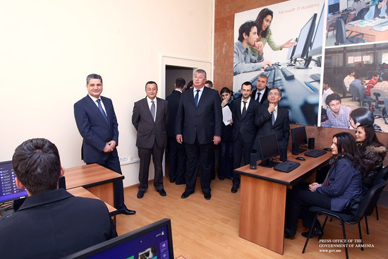 Վարչապետը ծանոթացել է Microsoft տեղեկատվական տեխնոլոգիաների ակադեմիայի և ինովացիոն կենտրոնի գործունե