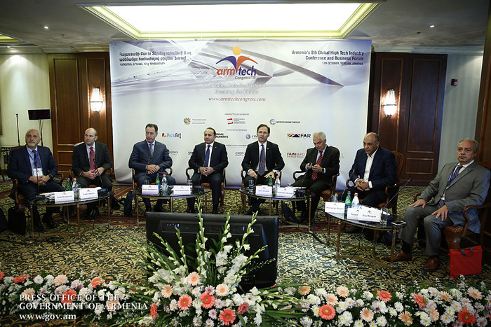 Վարչապետը մասնակցել է «ԱրմԹեք-2015» համաժողովի բացմանը