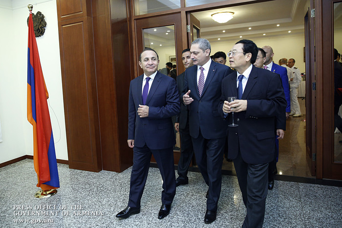 Վարչապետ Հովիկ Աբրահամյանի գլխավորած պատվիրակությունը մասնակցել է ՉԺՀ-ում ՀՀ դեսպանությունում Հայաստ