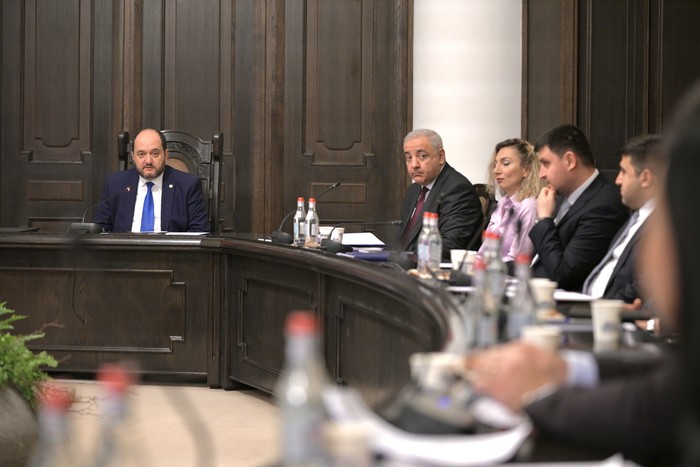 Արայիկ Հարությունյանին զեկուցվել են ծանրամարտի Եվրոպայի մեծահասակների առաջնության անցկացման եզրափակի