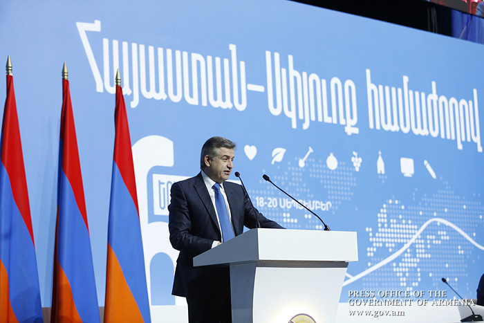 Պետք է մեջքներս ուղղենք և միասին շարունակենք կառուցել այն երկիրը, որի մասին բոլորս երազում ենք. վարչ