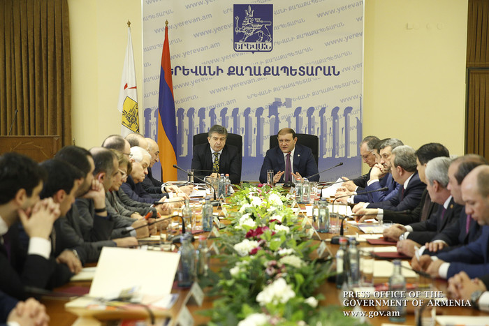 «Մեզ պետք է ուղղակի 10, 15 տարվա հորիզոն ունենալ և խնդիրները ֆունդամենտալ լուծել». ՀՀ վարչապետը Երևա