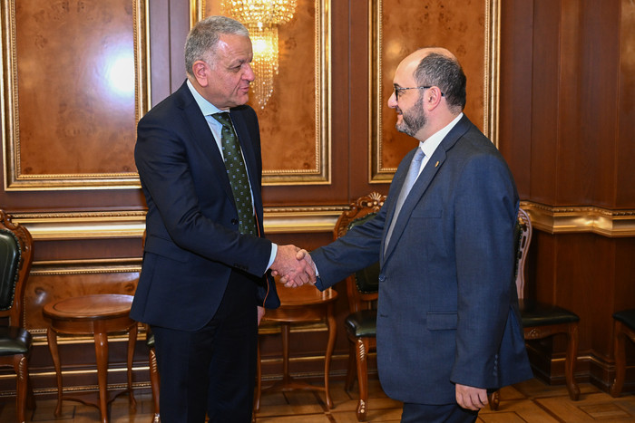 Արայիկ Հարությունյանը հանդիպում է ունեցել Վասիլիս Մարագոսի հետ