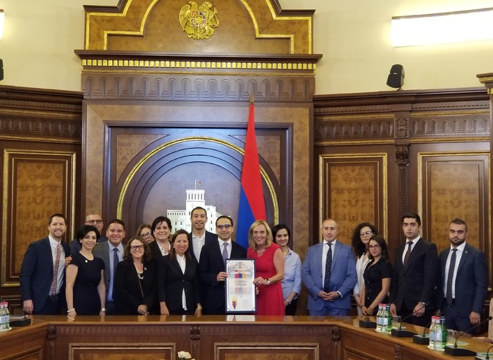 Փոխվարչապետ Տիգրան Ավինյանն ընդունել է Կալիֆոռնիայի փոխնահանգապետի գլխավորած պատվիրակությանը