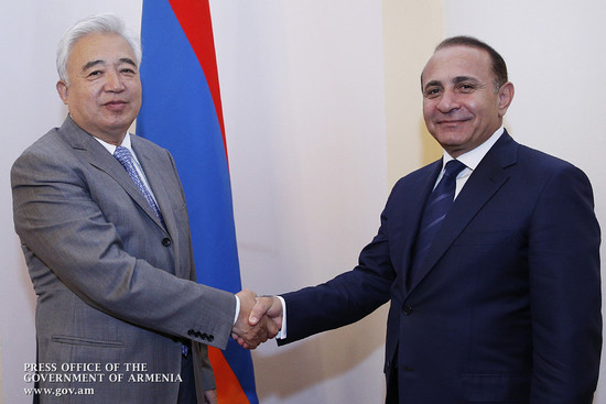 Հովիկ Աբրահամյանը հրաժեշտի հանդիպում է ունեցել ՀՀ-ում Չինաստանի դեսպանի հետ