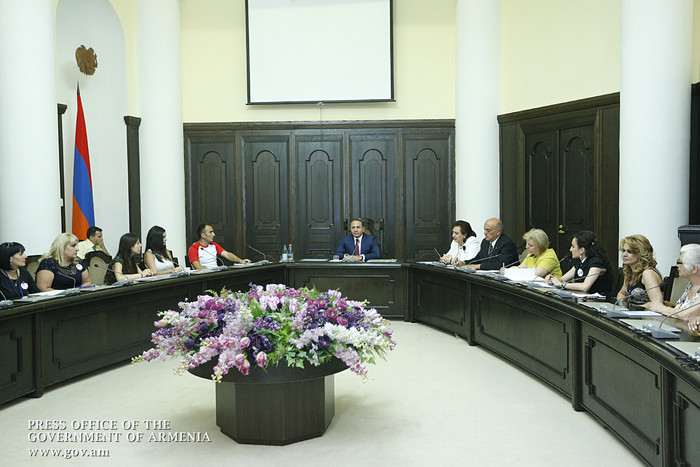 Վարչապետն ընդունել է «Սփյուռք ամառային դպրոց-2015» ծրագրի մասնակիցներին