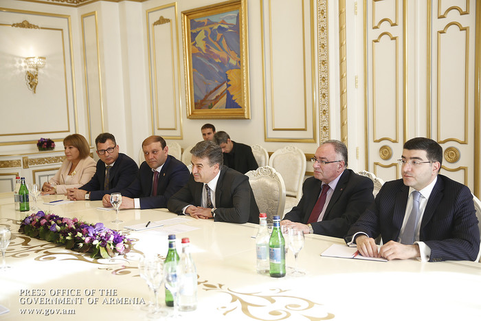 Կարեն Կարապետյանն ընդունել է Սանկտ Պետերբուրգի նահանգապետին
