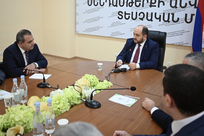 Արայիկ Հարությունյանը ներկայացրել է Սննդամթերքի անվտանգության տեսչական մարմնի նորանշանակ ղեկավարին