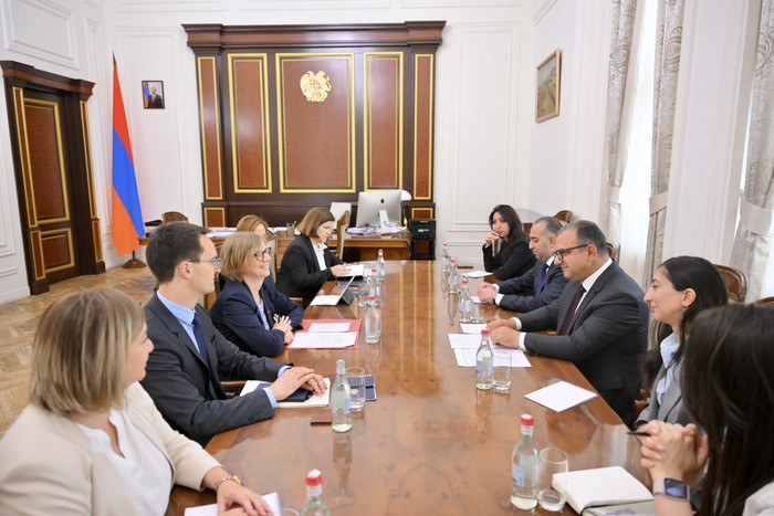 Փոխվարչապետ Տիգրան Խաչատրյանն ընդունել է Վերականգնման վարկերի բանկի տարածաշրջանային տնօրենի գլխավորա