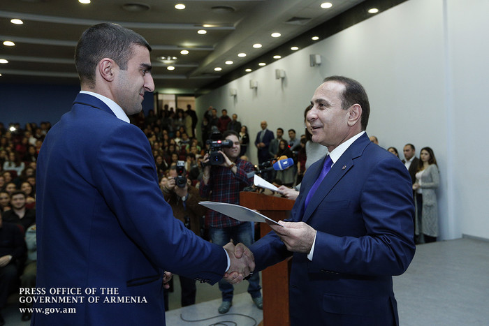 Կառավարությունը կփոխհատուցի պետական բուհերի 646 ուսանողի ուսման վարձը