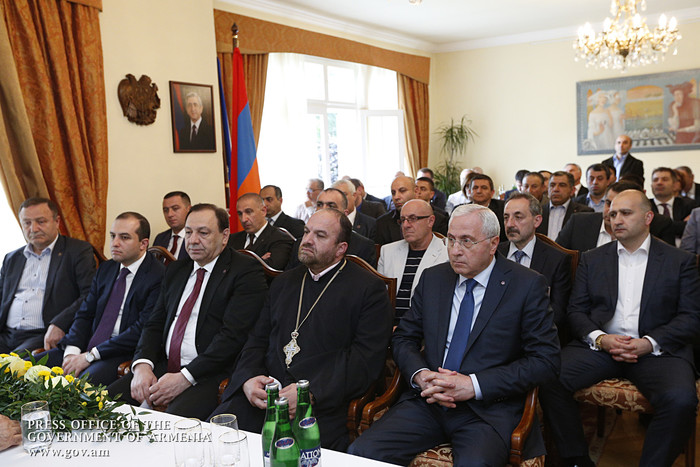 Վարչապետ Հովիկ Աբրահամյանը հանդիպել է չեխահայ համայնքի ներկայացուցիչների հետ