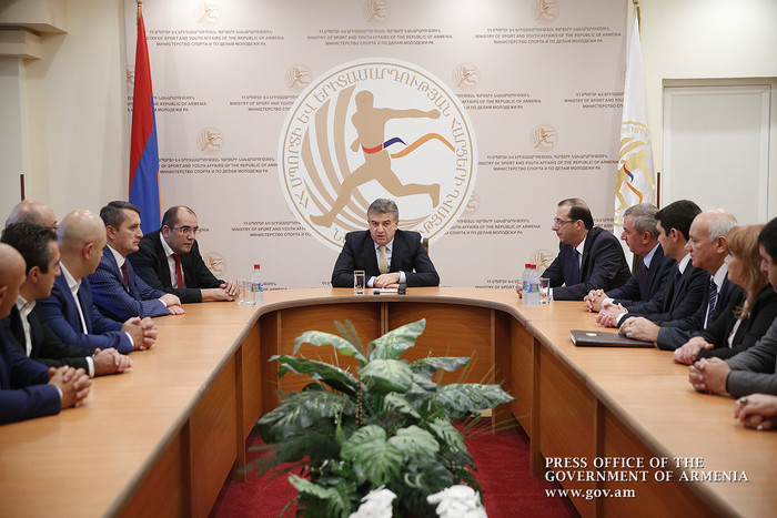Վարչապետը Սպորտի և երիտասարդության, Բնապահպանության, Առողջապահության, Մշակույթի և Էկոնոմիկայի նախարա