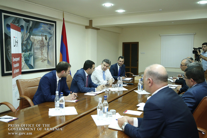 Կարեն Կարապետյանը ծանոթացել է Հայաստանի զարգացման հիմնադրամի ծրագրերին