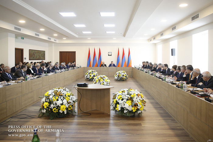 «Եկեք ուղղակի թևերներս քշտենք, սկսենք աշխատել». ՀՀ վարչապետը հանդիպել է ՀՀ դիվանագիտական ներկայացուց