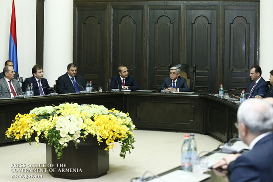 Նախագահ Սերժ Սարգսյանը կառավարության անդամներին ներկայացրել է ՀՀ նորանշանակ վարչապետին