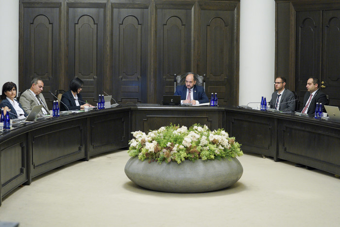 Արայիկ Հարությունյանի գլխավորությամբ քննարկվել են «Փառք աշխատանքին» քանդակի վերականգնմանն ուղղված աշ
