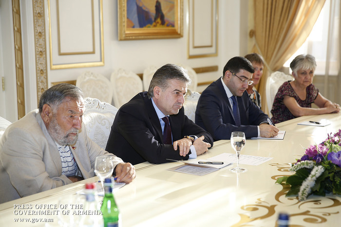 Վարչապետն ընդունել է Քերոլայն Քոքսի գլխավորած պատվիրակությանը
