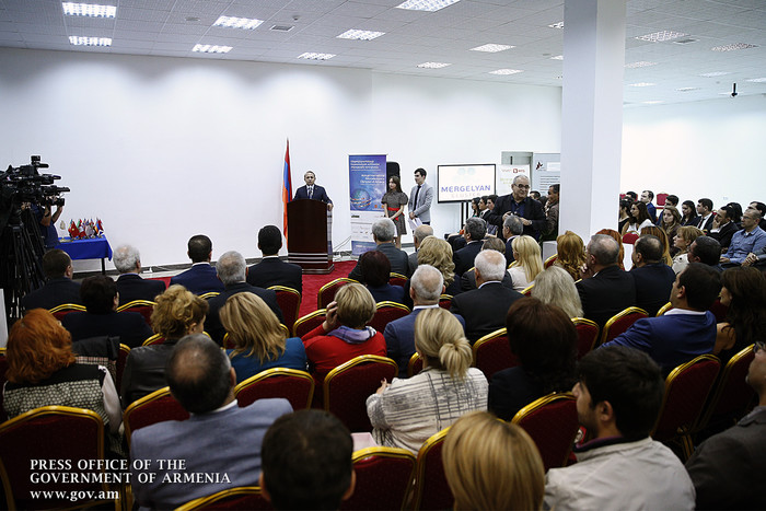 Վարչապետը մասնակցել է միկրոէլեկտրոնիկայի միջազգային 10-րդ օլիմպիադայի մրցանակաբաշխությանը