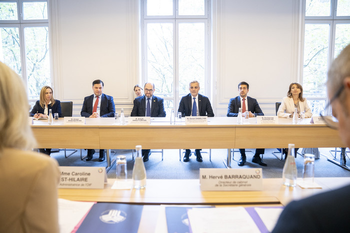 Արայիկ Հարությունյանը հանդիպում է ունեցել ՖՄԿ գործադիր տնօրեն Կարոլին Սենթ Իլերի հետ