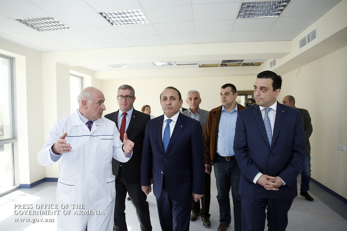 Վարչապետը ծանոթացել է արյունաբանական կենտրոնի վերակառուցման աշխատանքներին