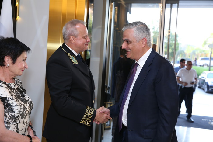 Փոխվարչապետ Մհեր Գրիգորյանը ներկա է գտնվել Ռուսաստանի օրվա առթիվ հրավիրված հանդիսավոր ընդունելության