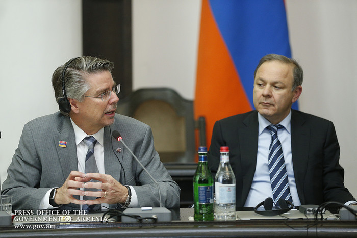 Վարչապետն ընդունել է ամերիկյան «Գլենդեյլ-Ադվենտիստ» բժշկական կենտրոնի մասնագետներին